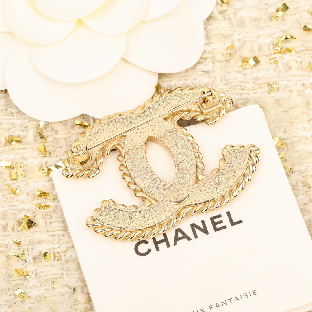 Oil Drop Double C Brooch Item No.210991