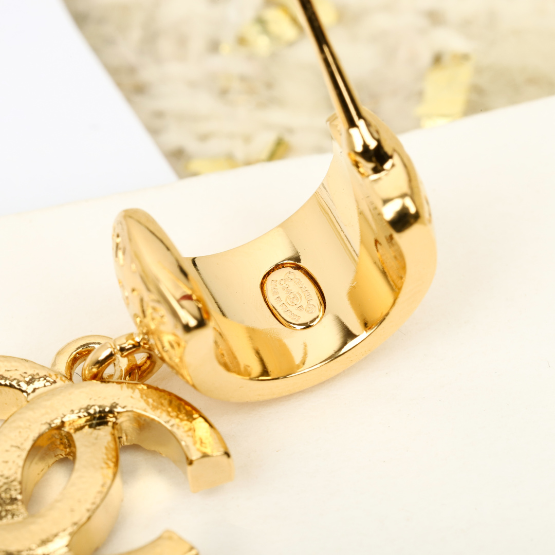 Letter Diamond Double C Earrings Item No.210418