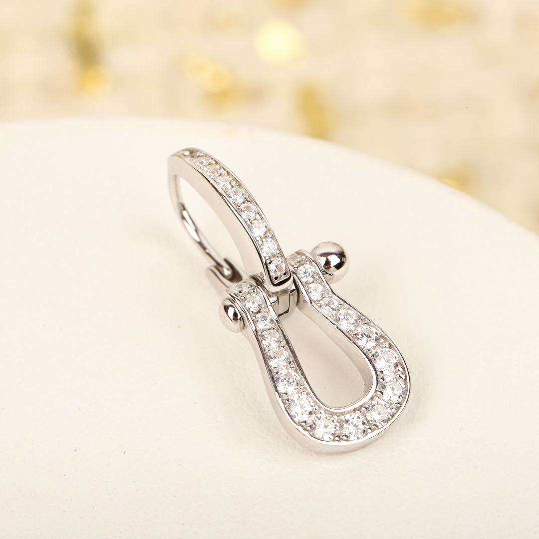 Horseshoe Earrings Item No.211008