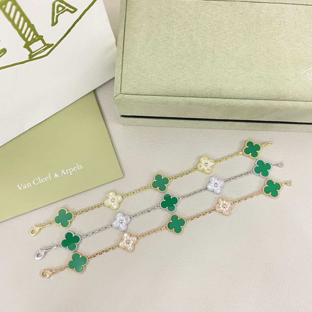 Four-leaf Clover Malachite Bracelet Item No. 053192