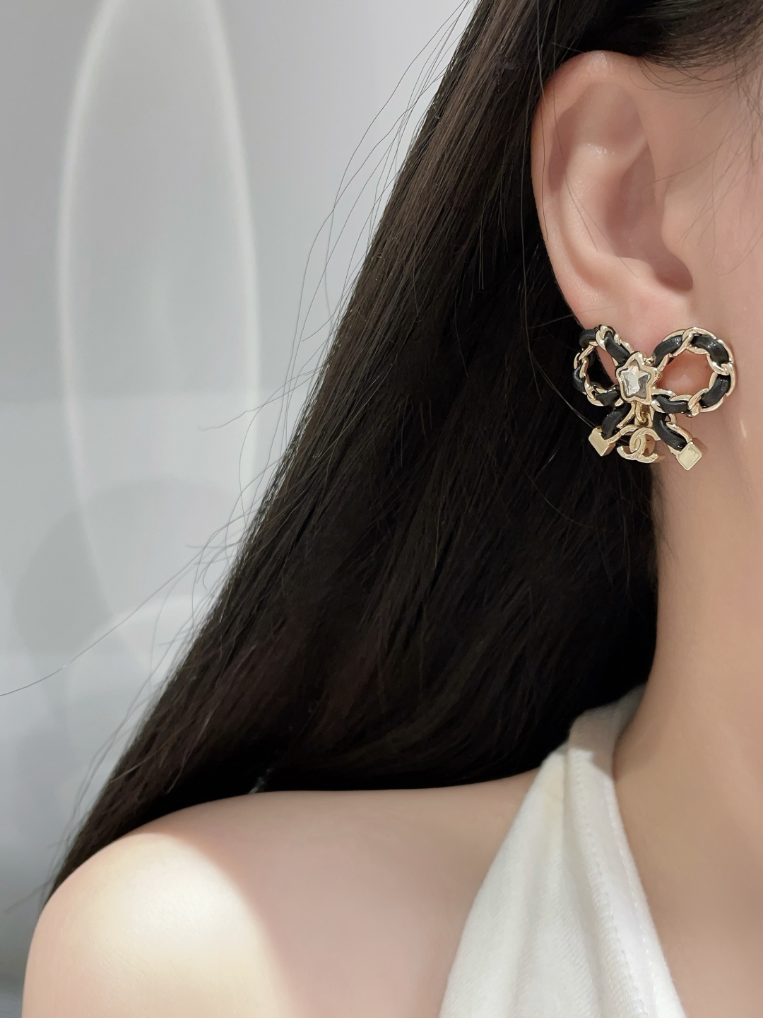Leather Bow Earrings Item No.250518