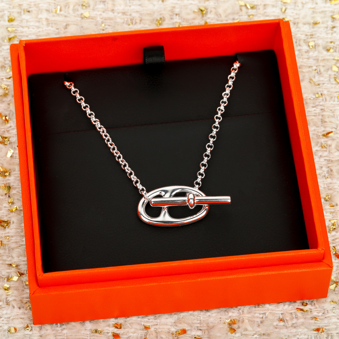 Pig Nose Necklace Item No.211916