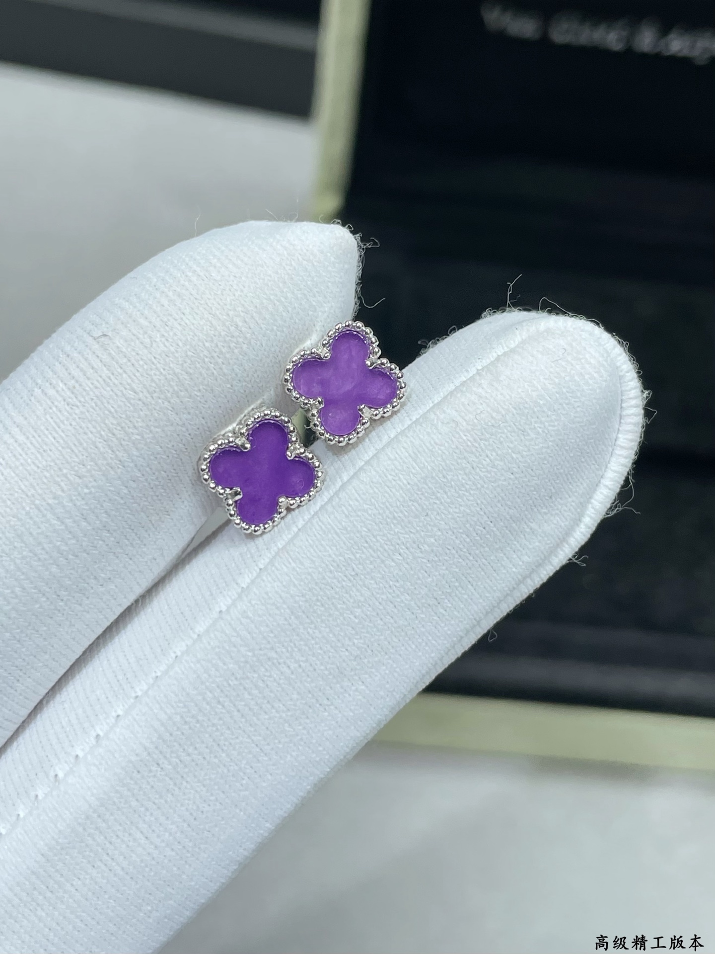 Four-leaf Clover Agate Earrings Item No.40210