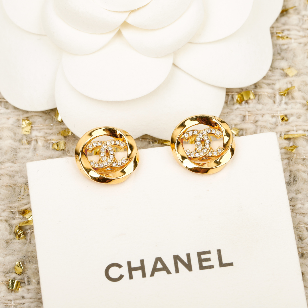 Round Hollow Double C Earrings Item No.250527