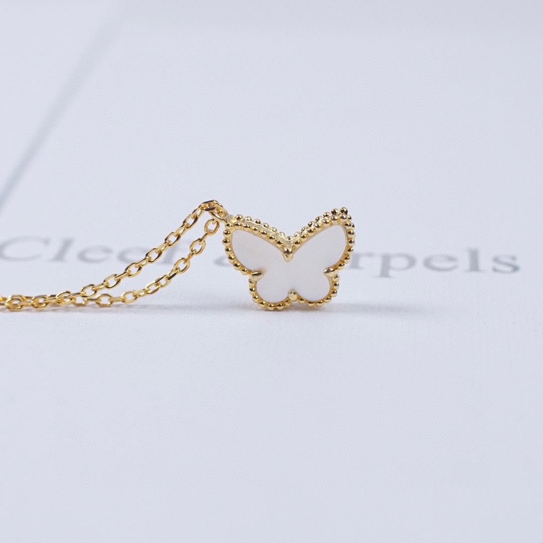 Small Butterfly Necklace Item No.2120