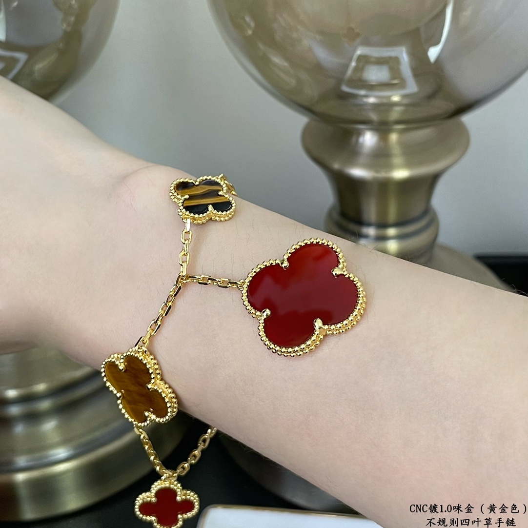 5-Leaf Clover Agate Bracelet Item No.0642
