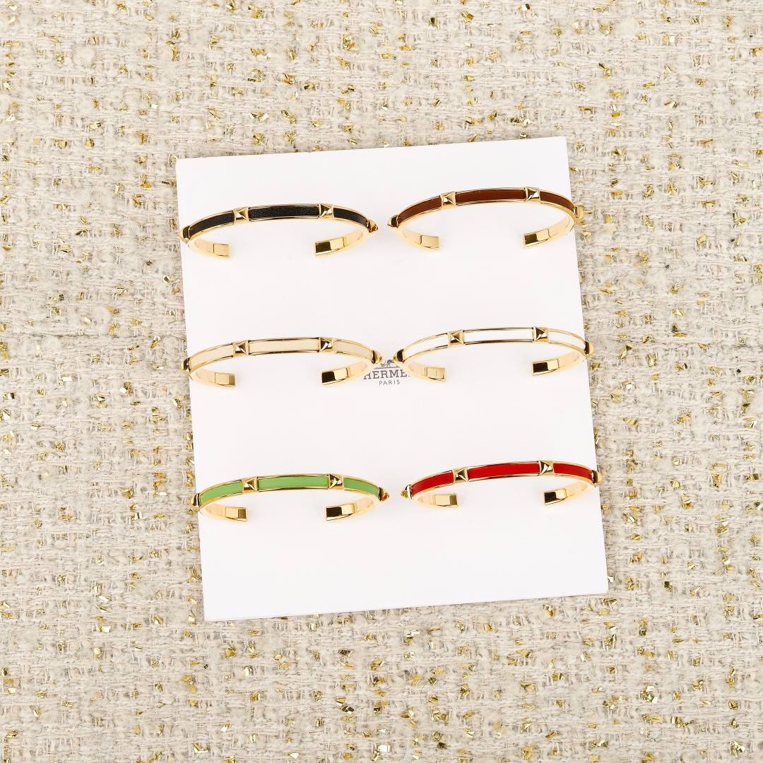 Maillon H Orange Open Bracelet Item No.250390