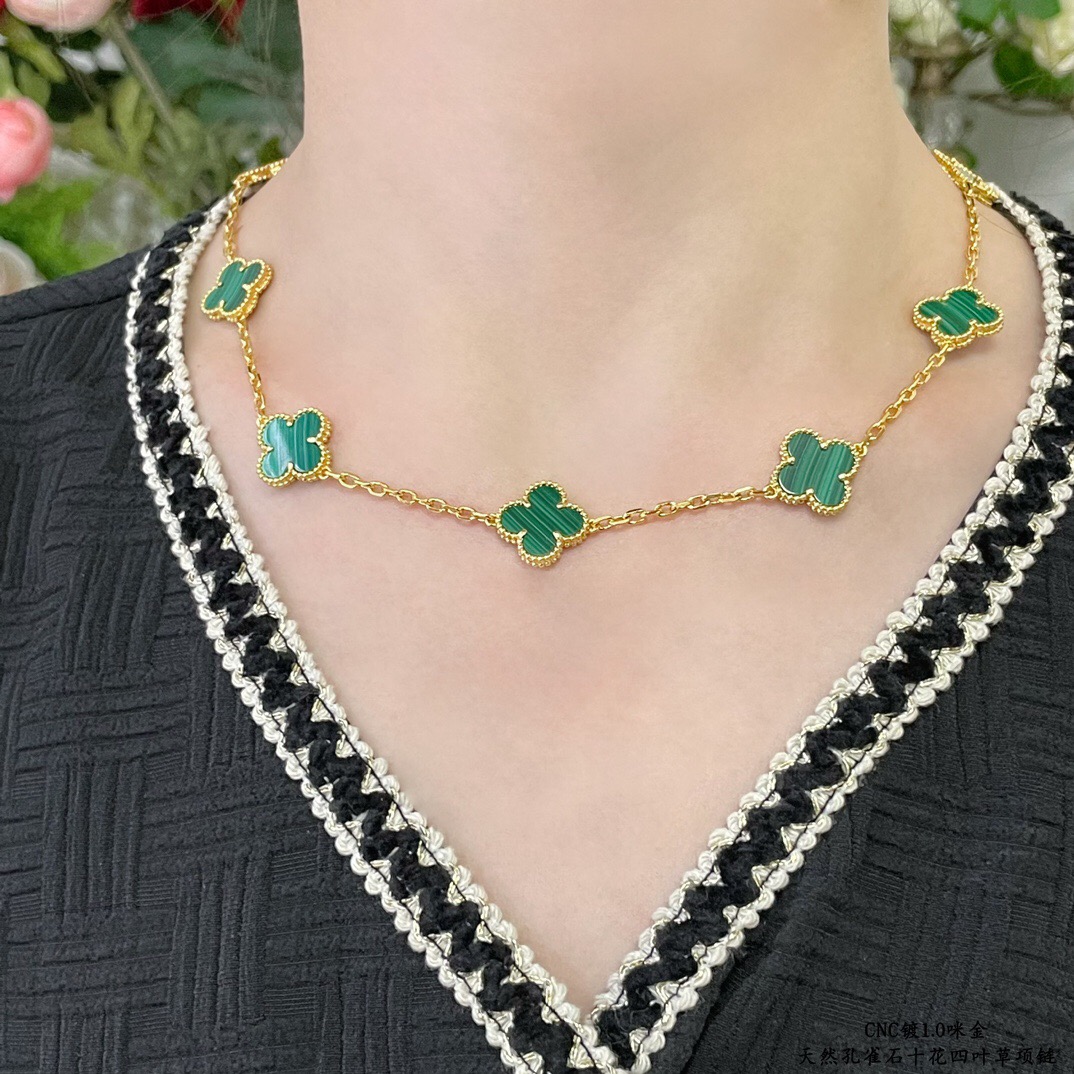 10 Four-Leaf Clover Necklace Item No. B1039