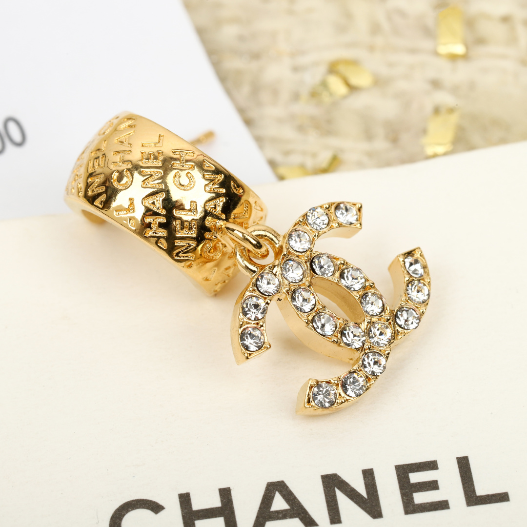 Letter Diamond Double C Earrings Item No.210418