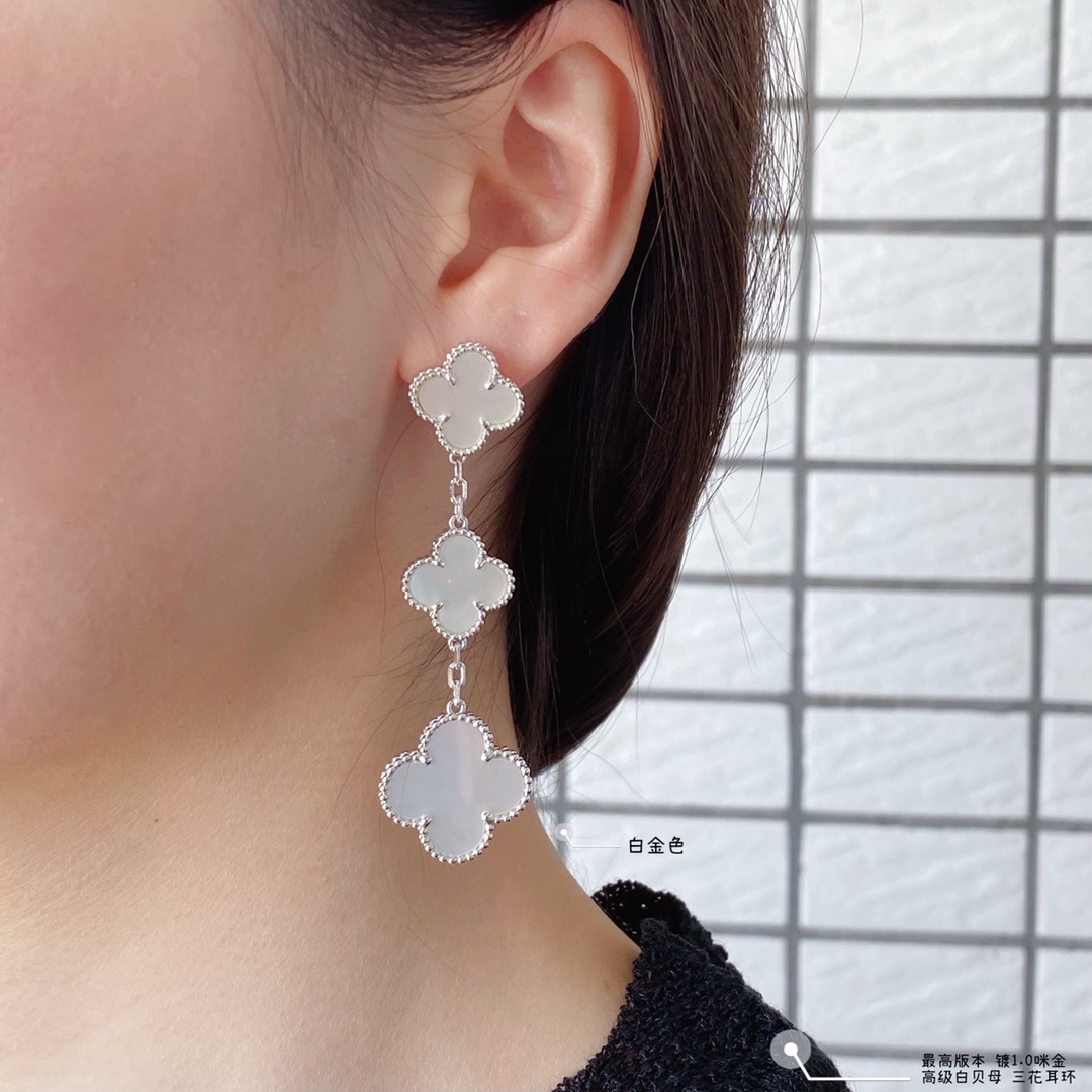 3 Four-Leaf Clover Mother-of-Pearl Earrings Item No.0390