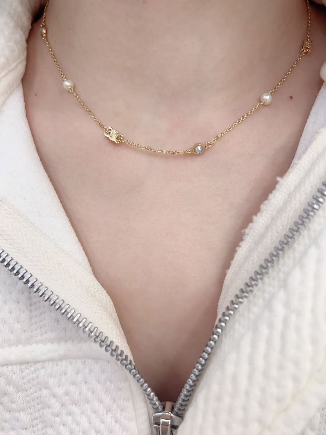 Mini Arc de Triomphe Necklace Item No.250332