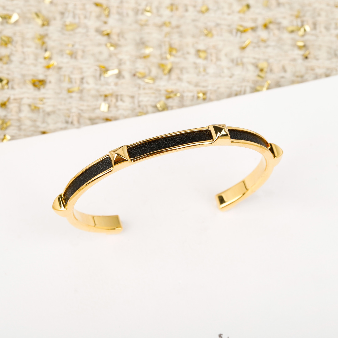 Maillon H Orange Open Bracelet Item No.250390