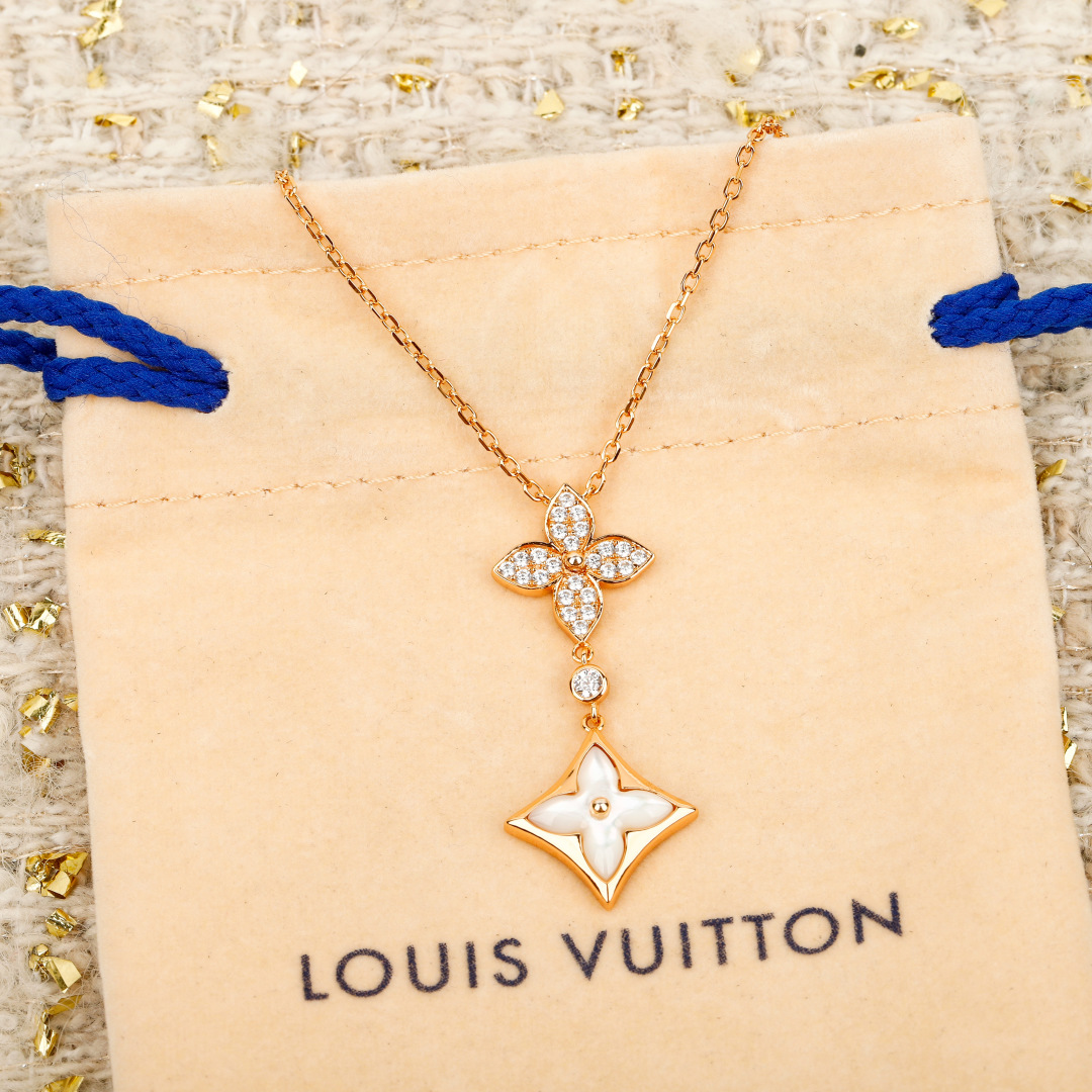 Shell Diamond Necklace Item No.250434