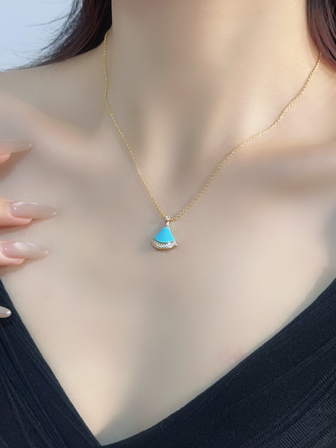 Scalloped Diamond Necklace Item No. 250393