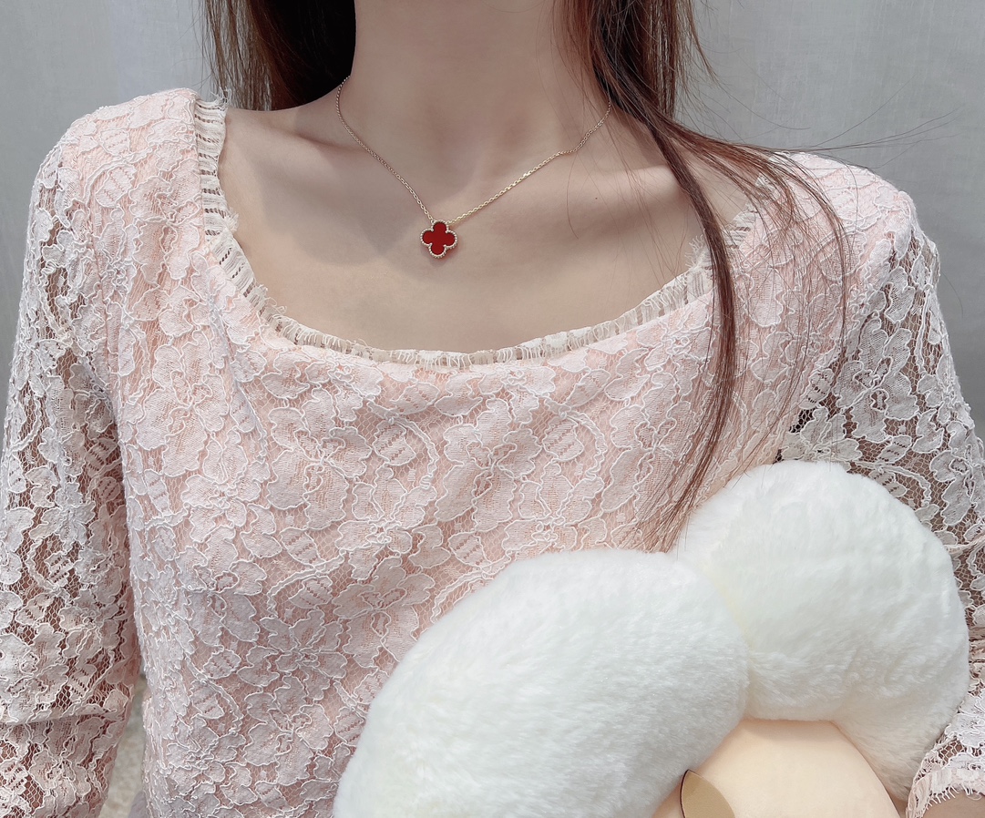 Four-leaf Clover Carnelian Necklace Item No. R5162