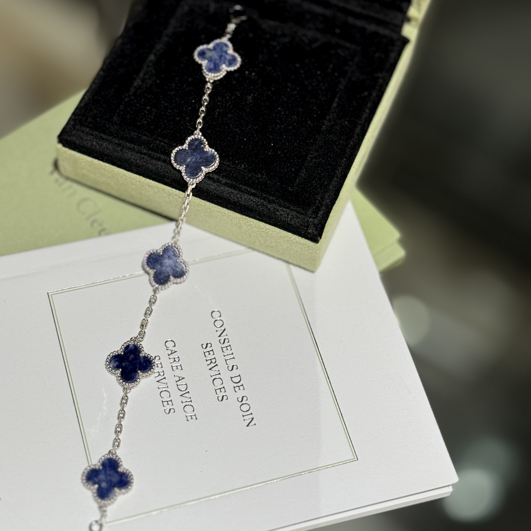 Four-leaf Clover Pietersite Bracelet Item No. 54040