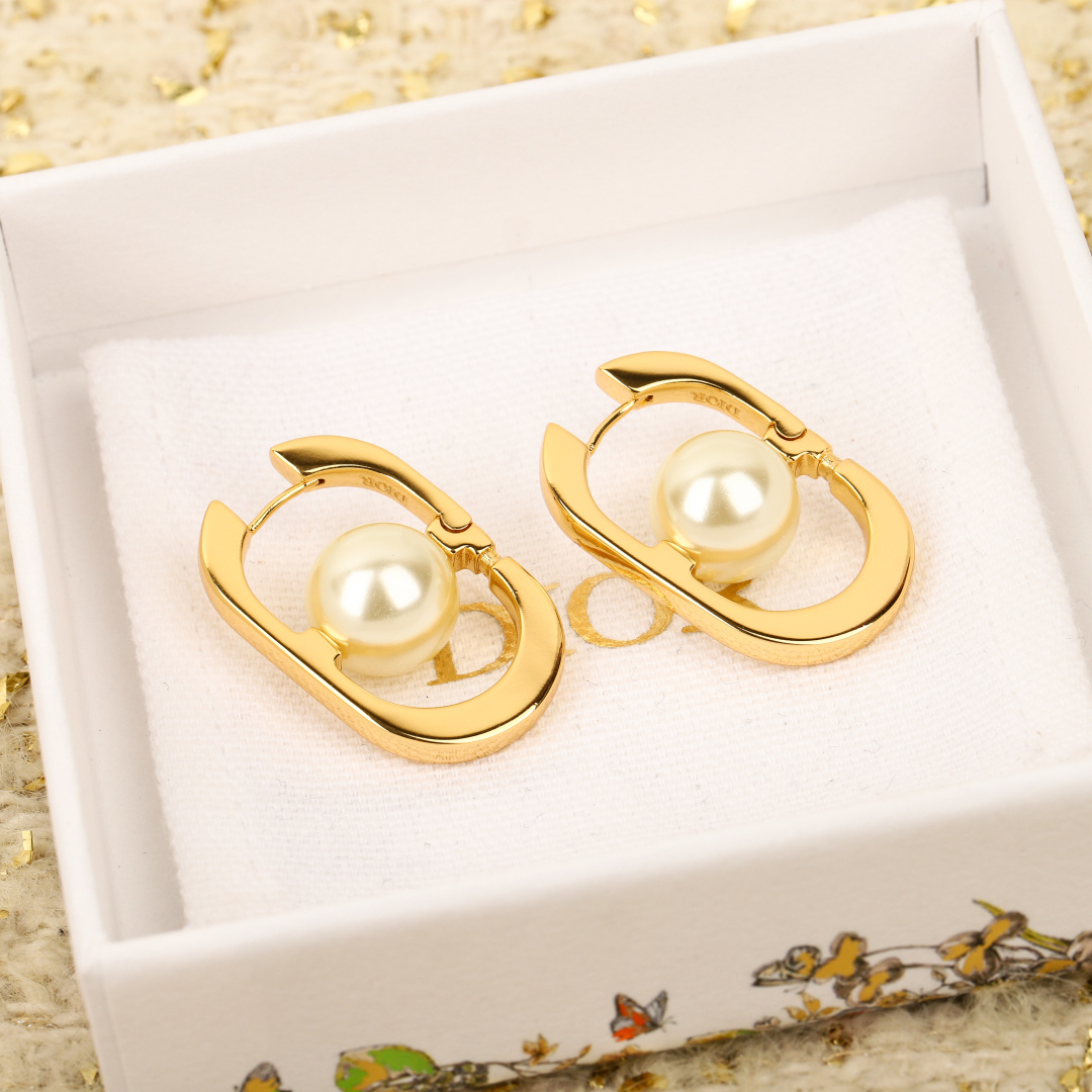 D Oval Pearl Earrings Item No.210553