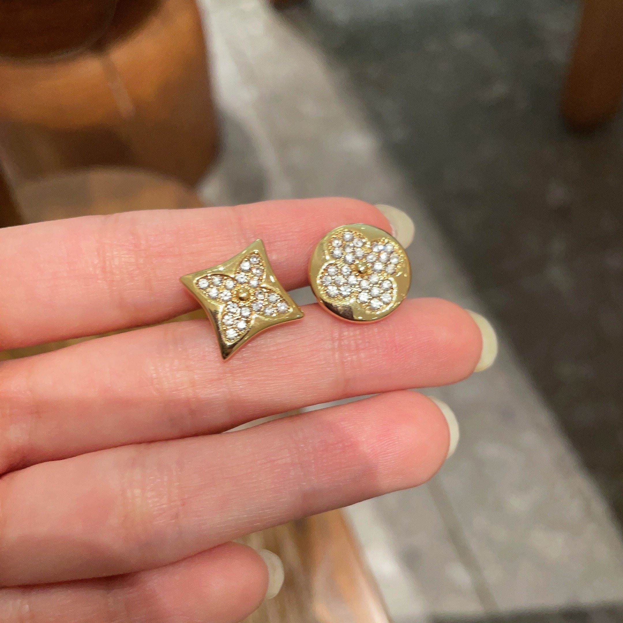 Four-leaf Clover Diamond Earrings Item No. 51405
