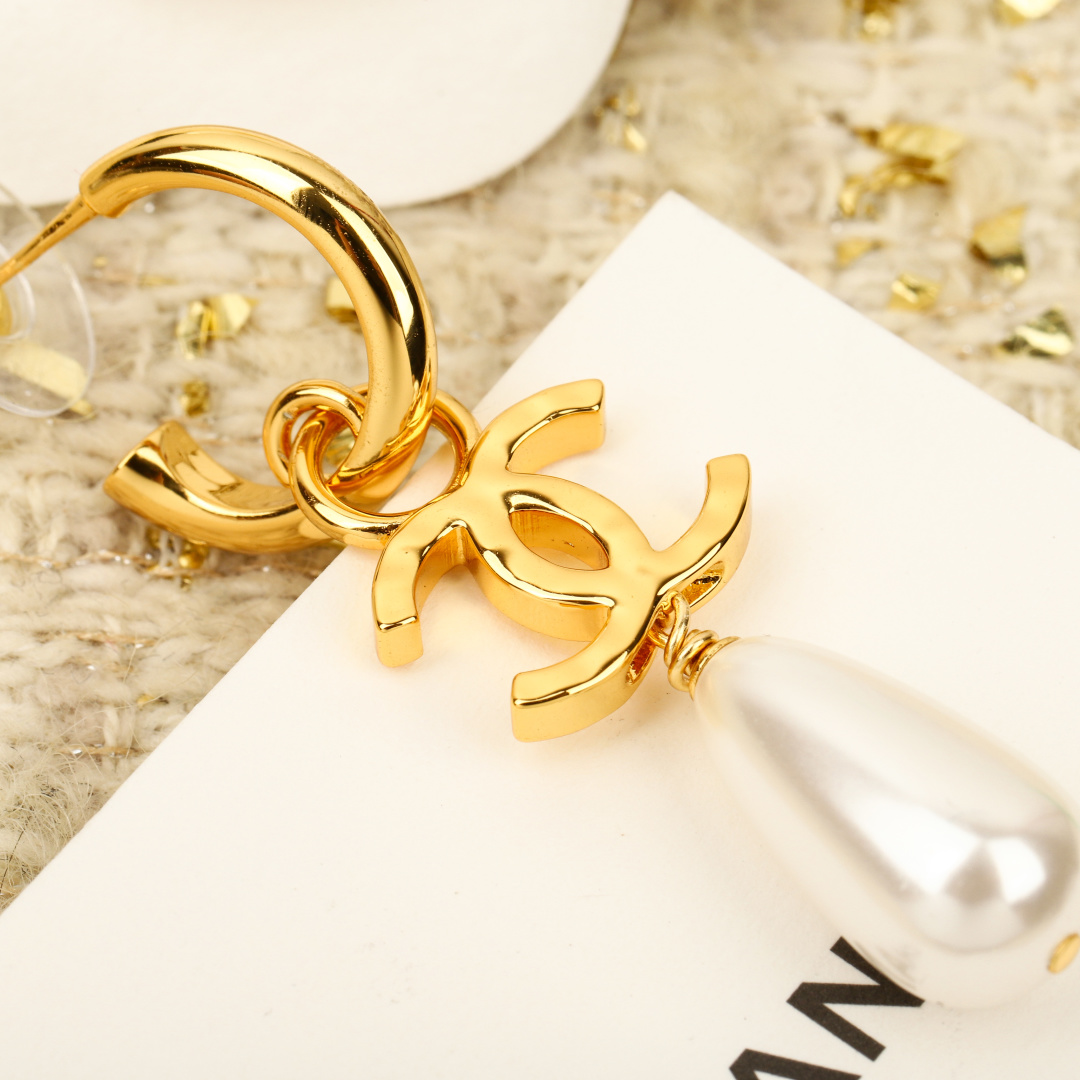 Double C Water Drop Pearl Earrings Item No.210629