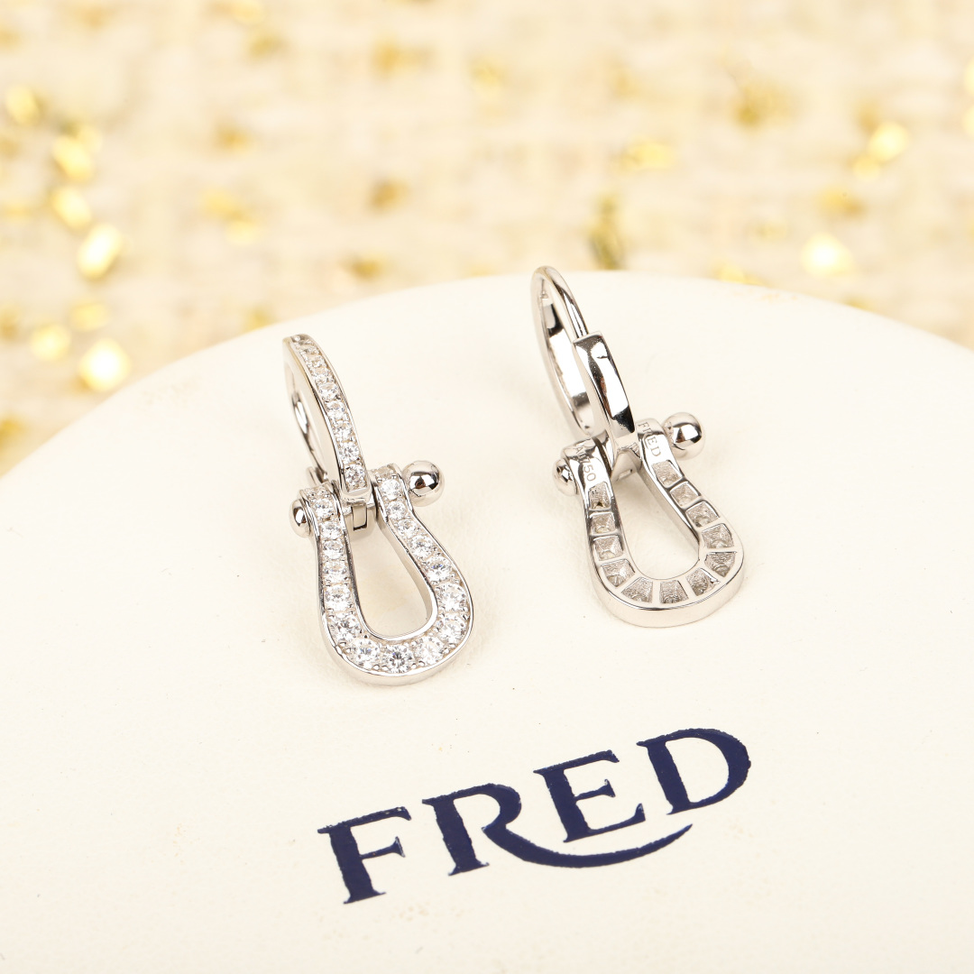 Horseshoe Earrings Item No.211008