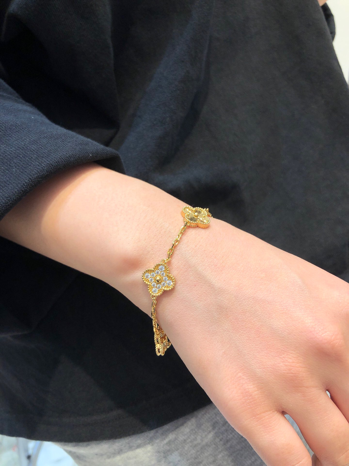 5 Four-Leaf Clover Bracelet Item No.HY580781
