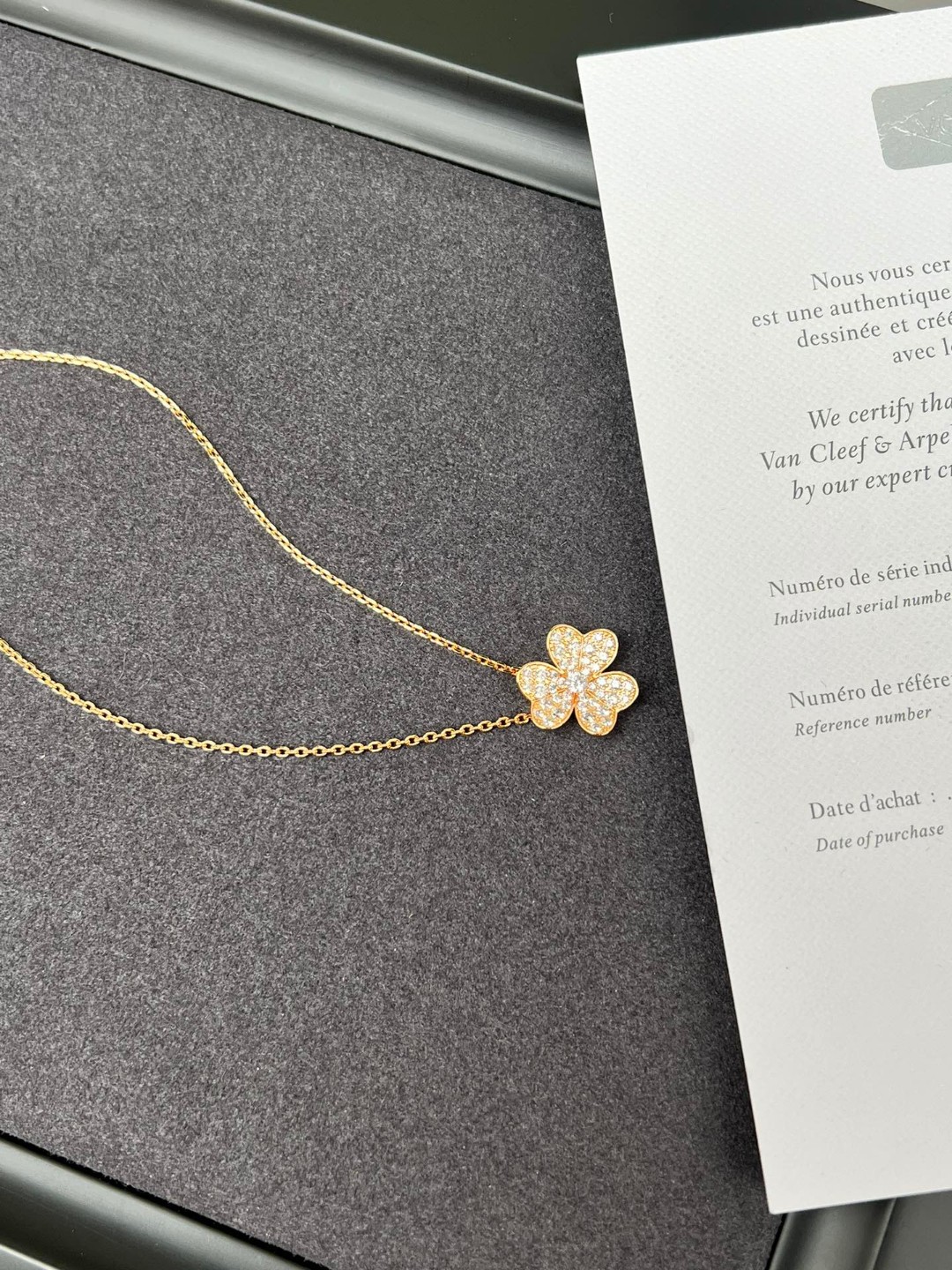 Full Diamond Three Flower Necklace Item No.18KN62