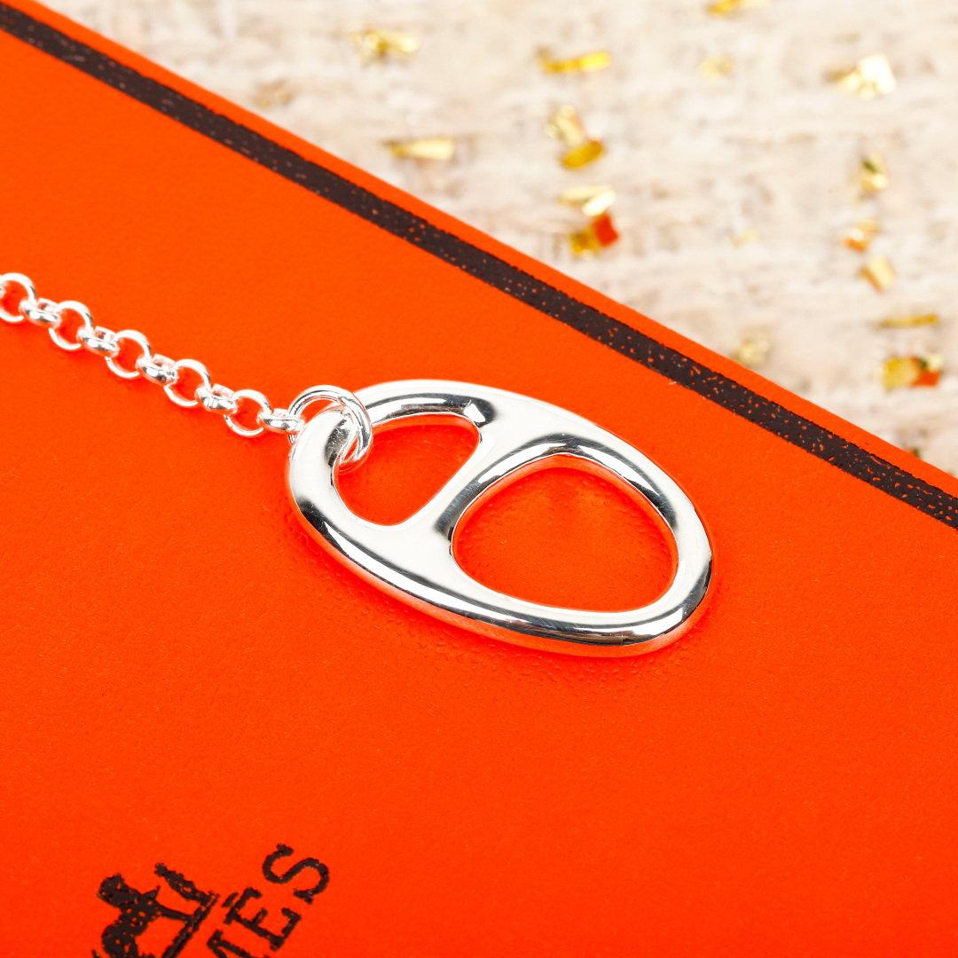 Pig Nose Necklace Item No.211916