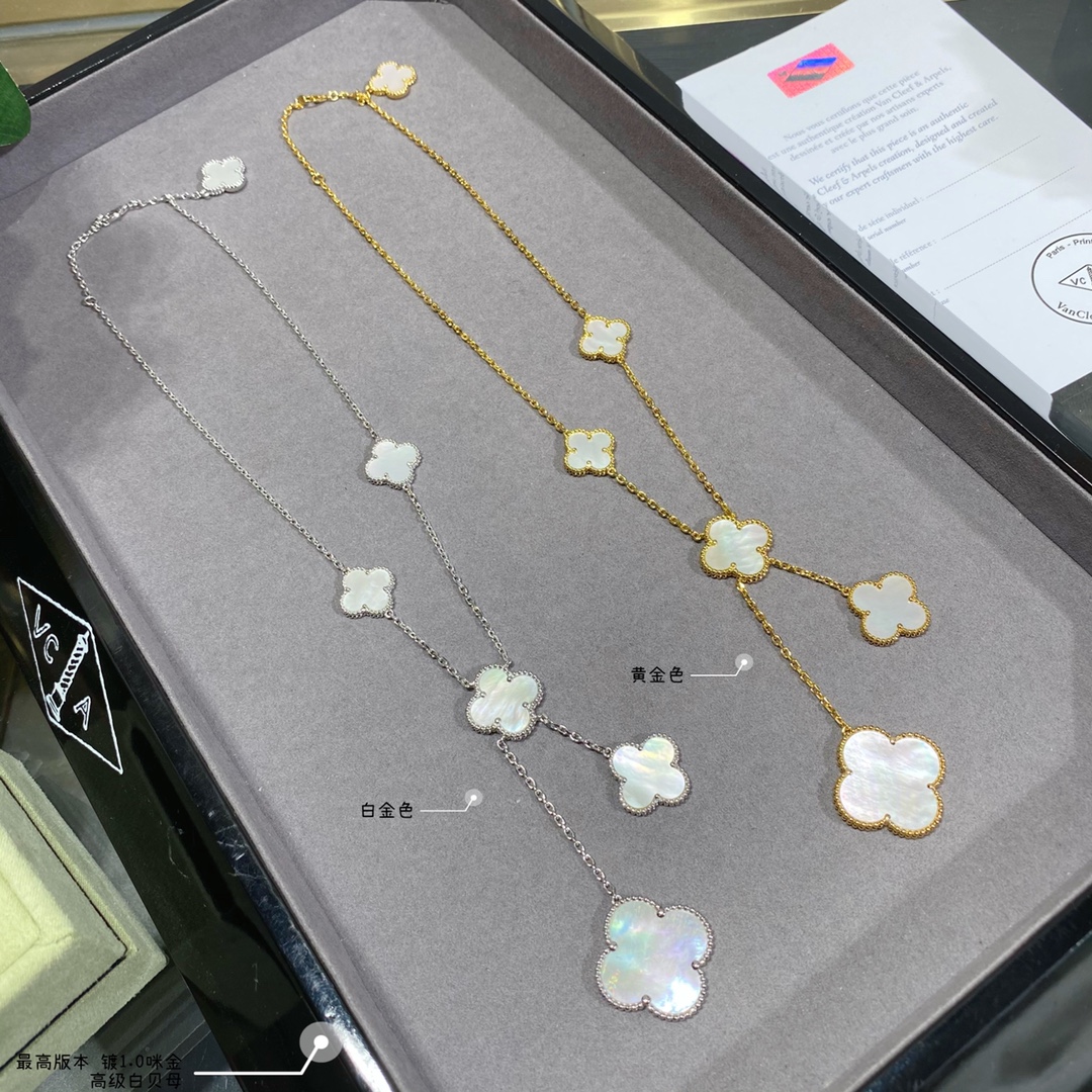 6 Four-Leaf Clover Mother-of-Pearl Necklace Item No.0181