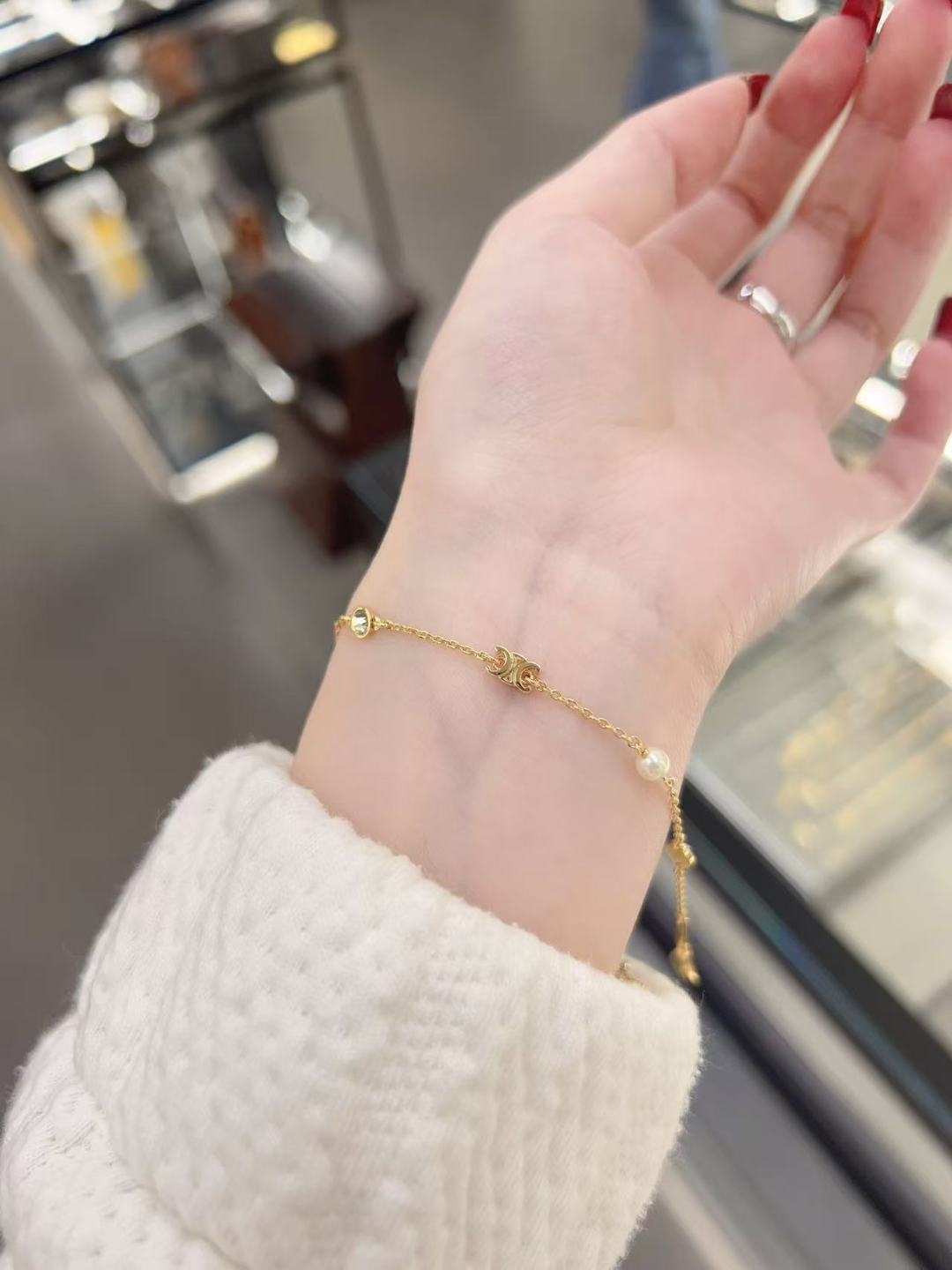 Mini Arc de Triomphe Bracelet Item No.250333
