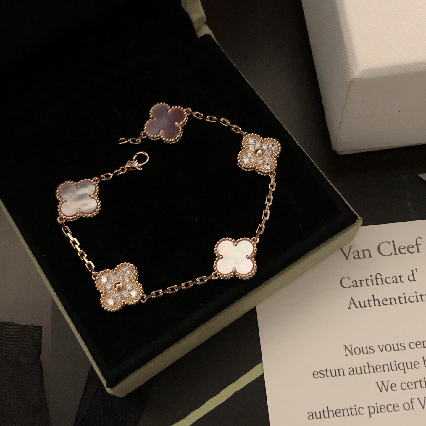 5-Leaf Clover Diamond Bracelet Item No. 053120