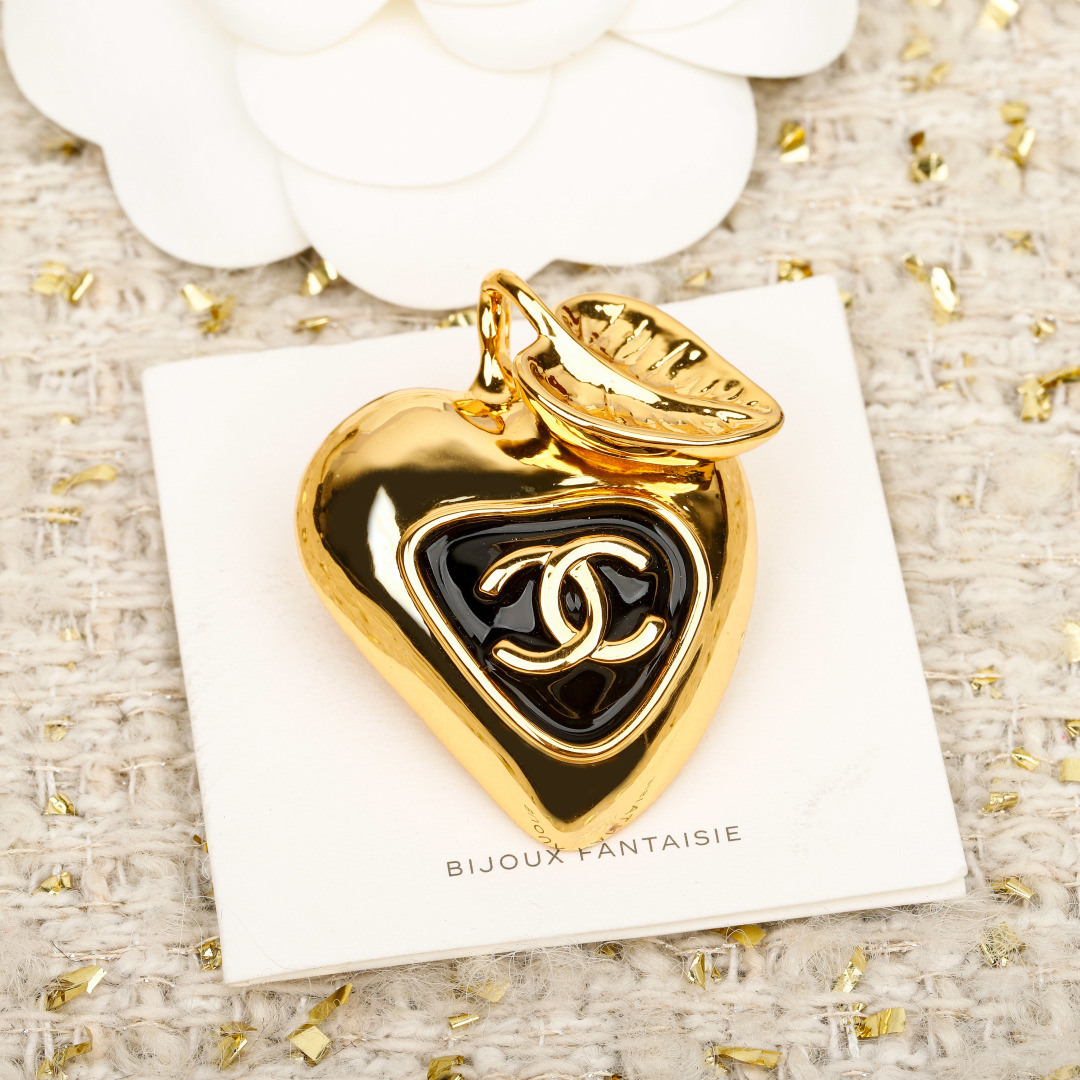 Black Gold Heart Brooch Item No.250513