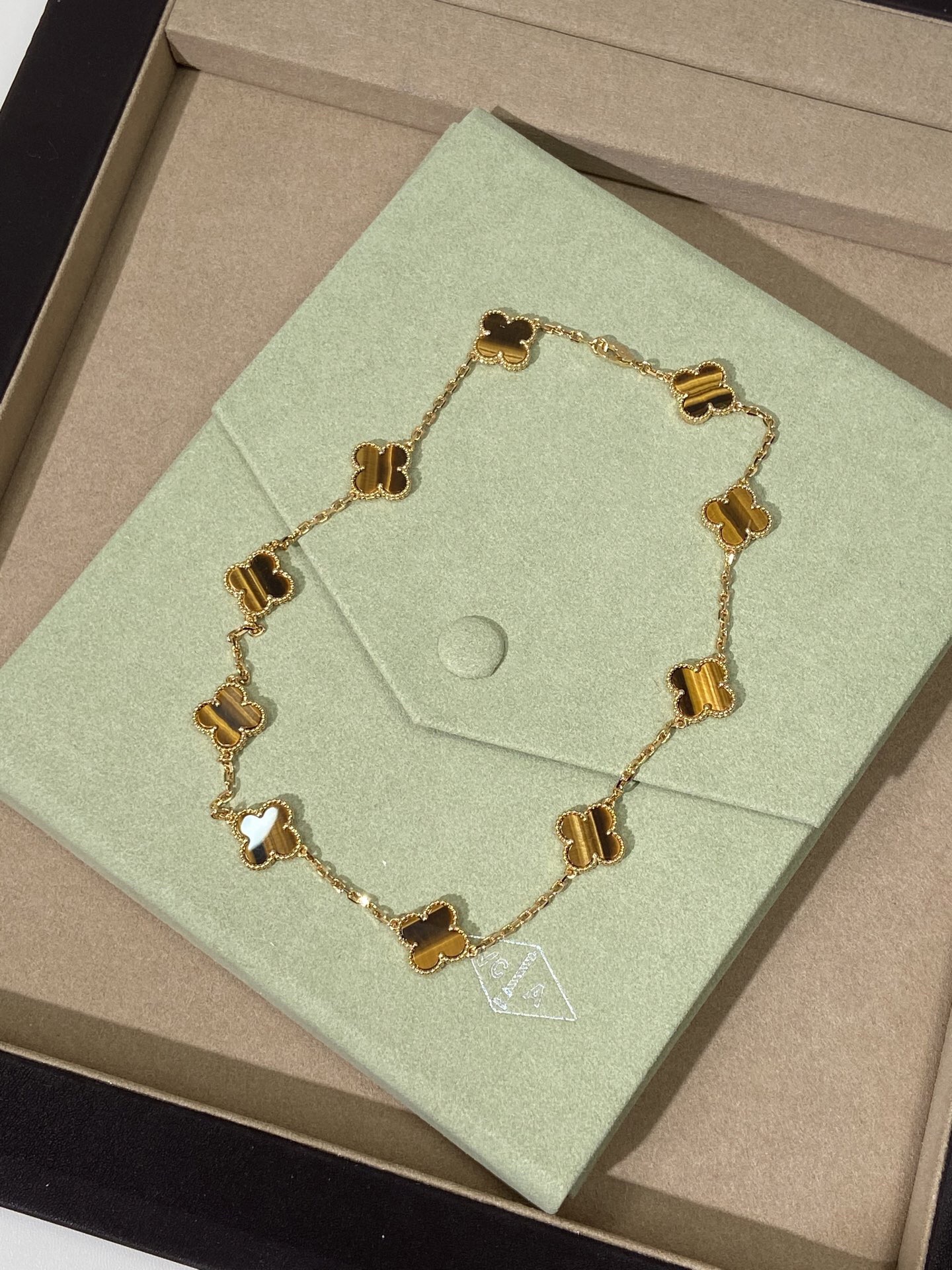 10 Four-Leaf Clover Necklace Item No. B1035