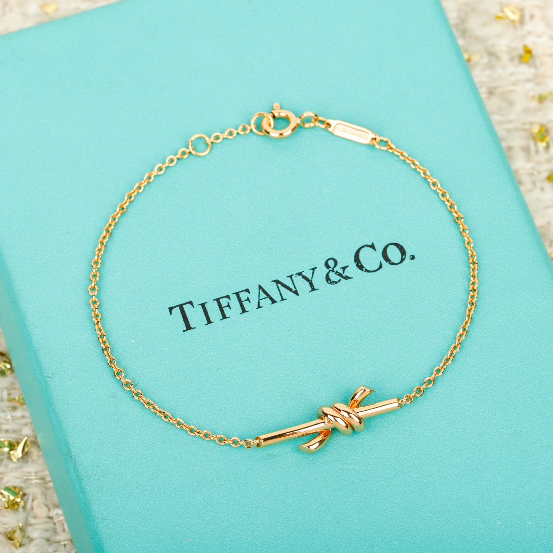 Knot Bracelet Item No.250415