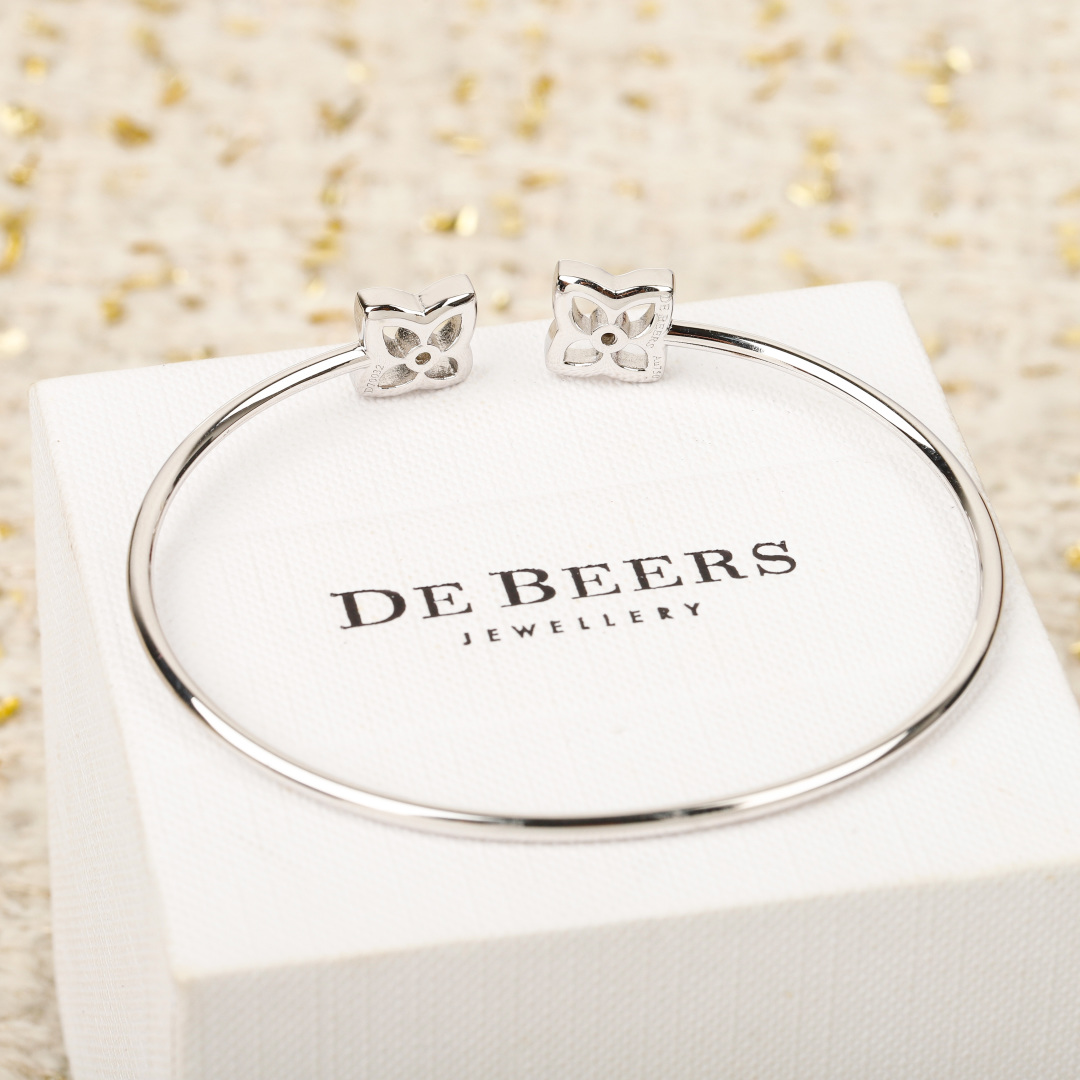 Four-leaf Lotus Bracelet Item No.250489