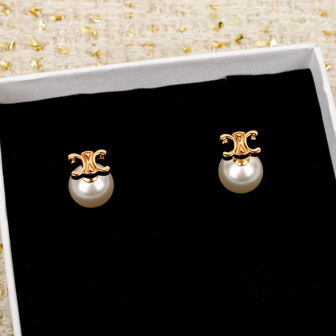 Arc de Triomphe Pearl Earrings Item No. 250533