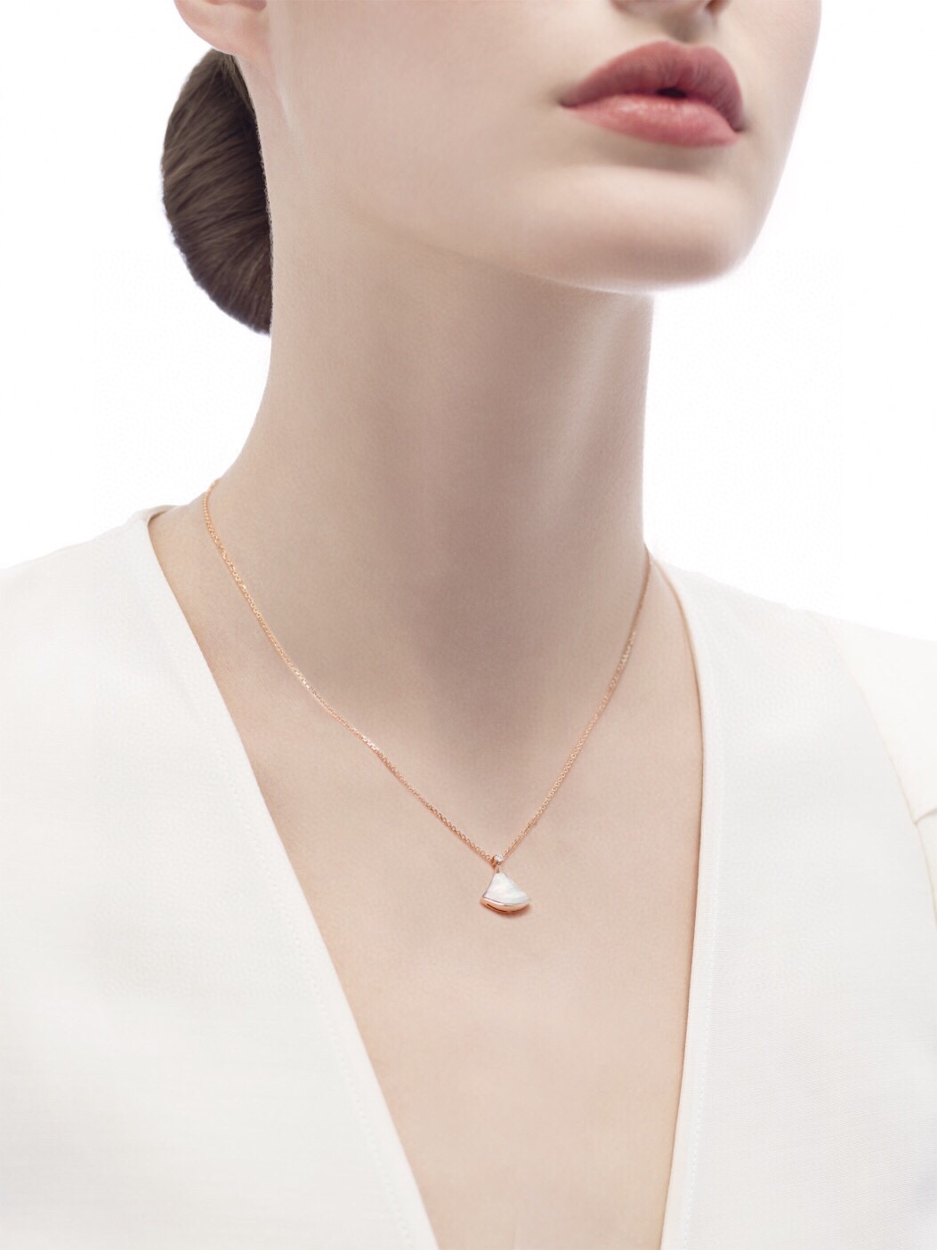 Fan-Shaped Necklace Item No. 380580
