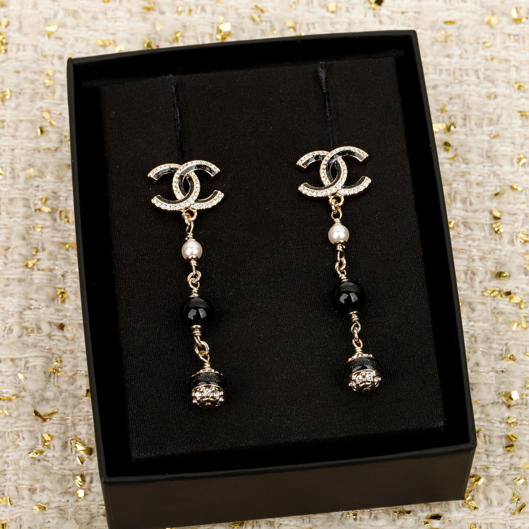 Black Enamel Earrings Item No.250493