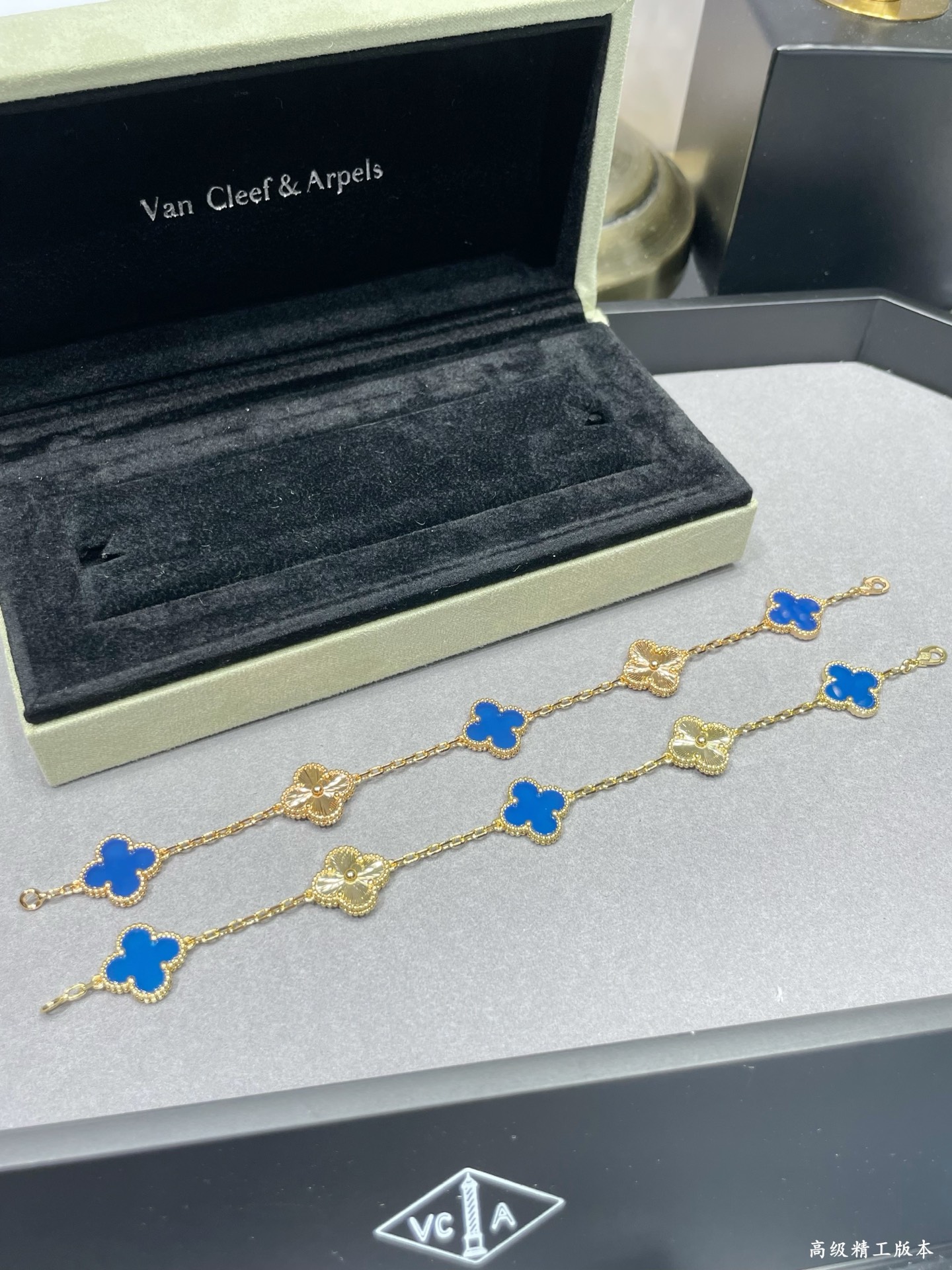 Four-leaf Clover Agate Bracelet Item No. 514037