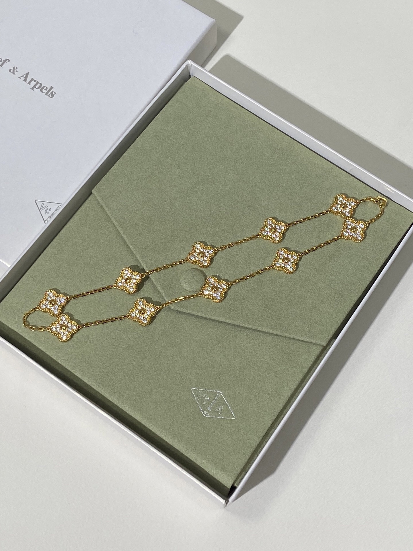 10 Four-Leaf Clover Necklace Item No. B1042