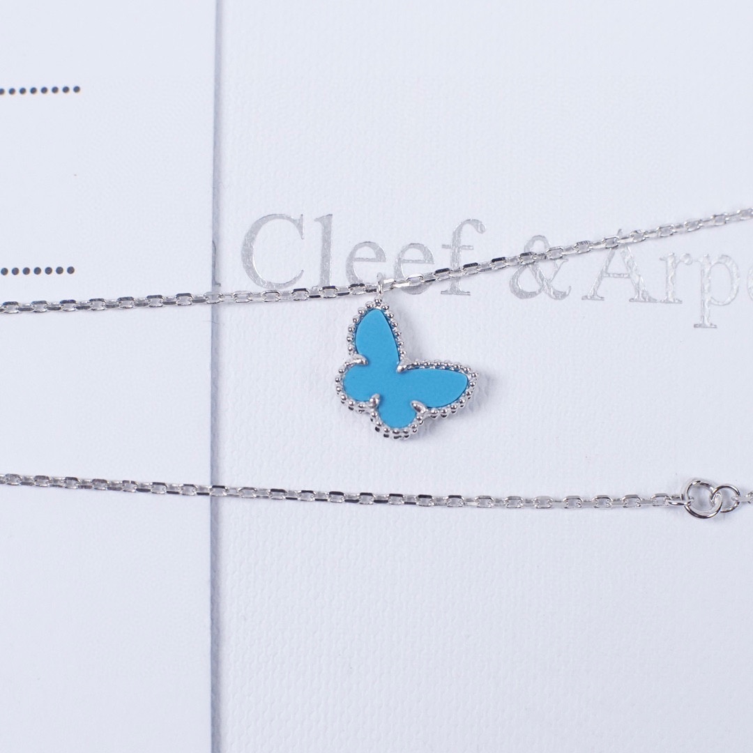 Small Butterfly Necklace Item No.2120