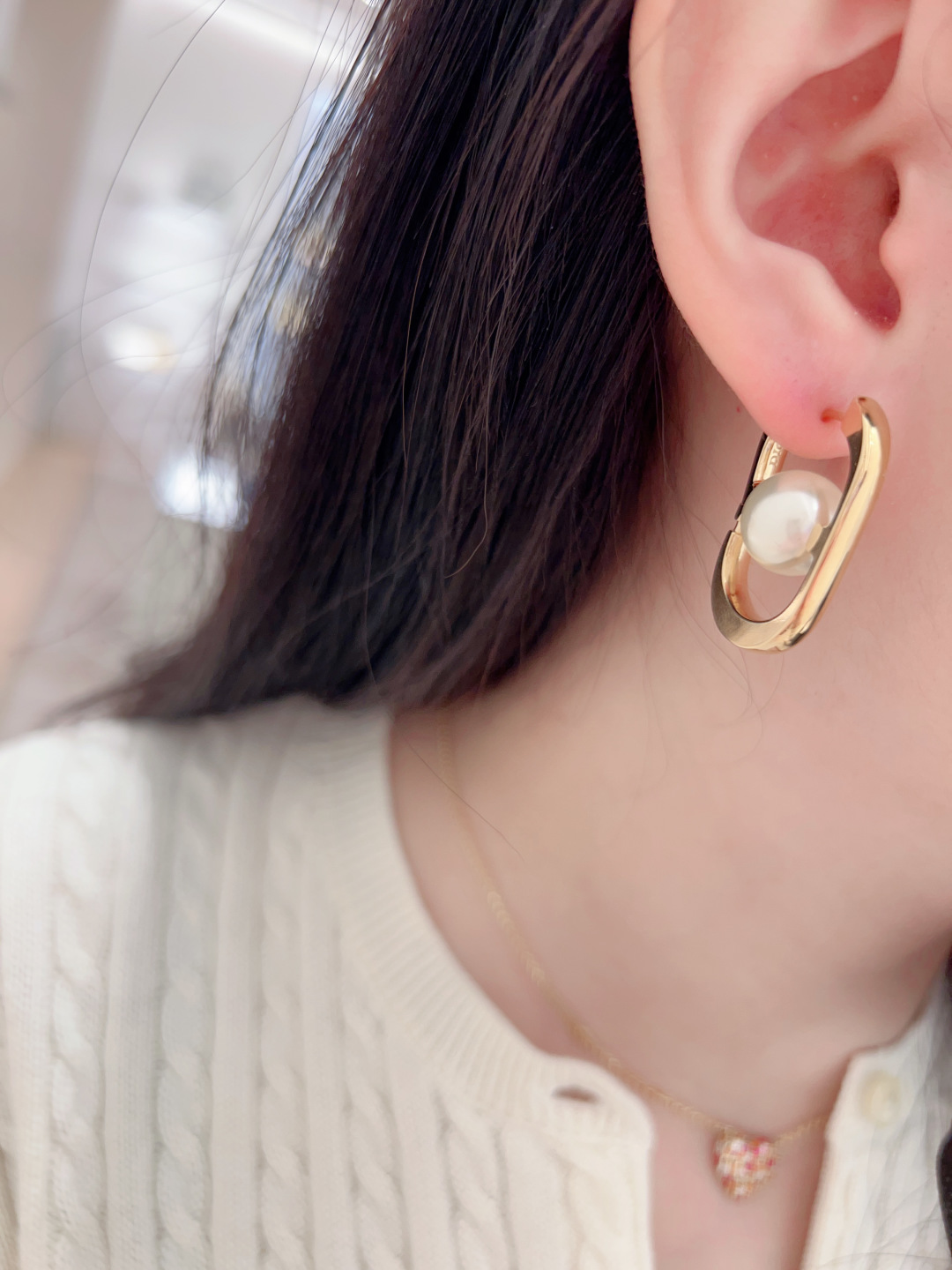 D Oval Pearl Earrings Item No.210553
