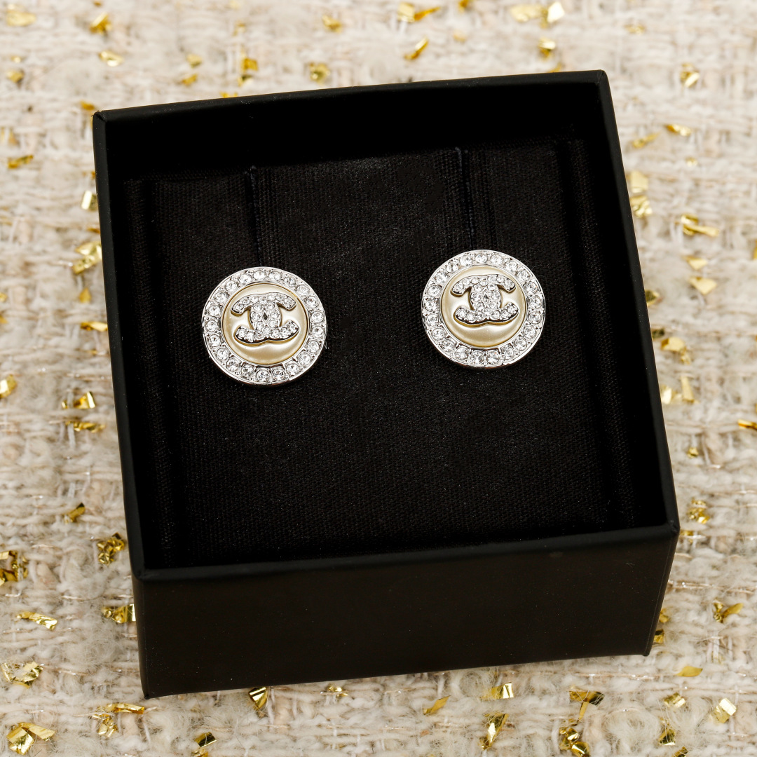 Round Button Pearl Earrings Item No.250505