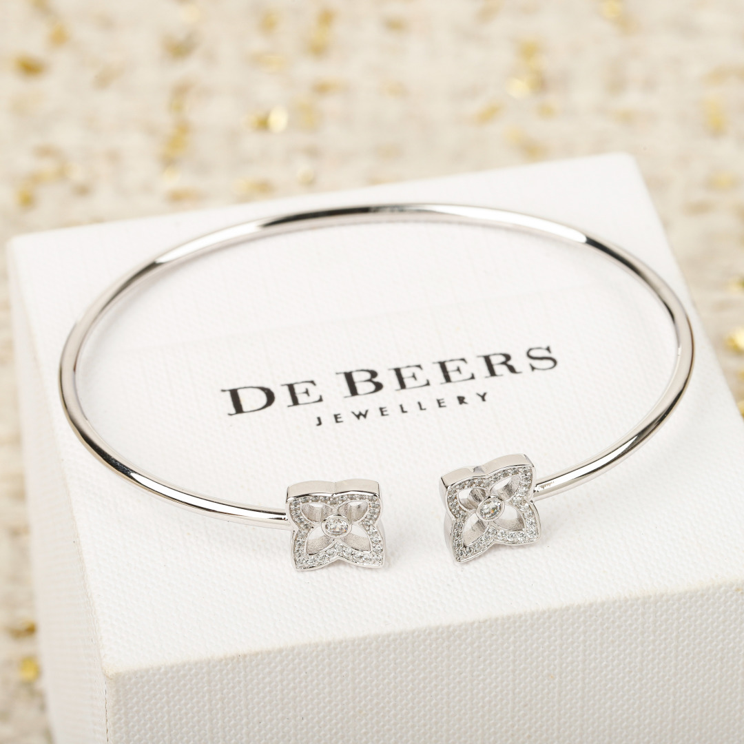 Four-leaf Lotus Bracelet Item No.250489