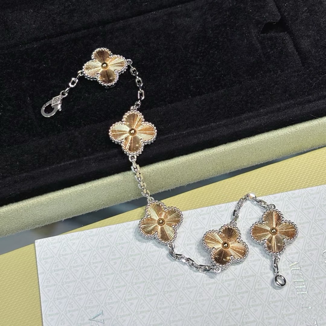 5-leaf Clover Bracelet Item No.HY280330