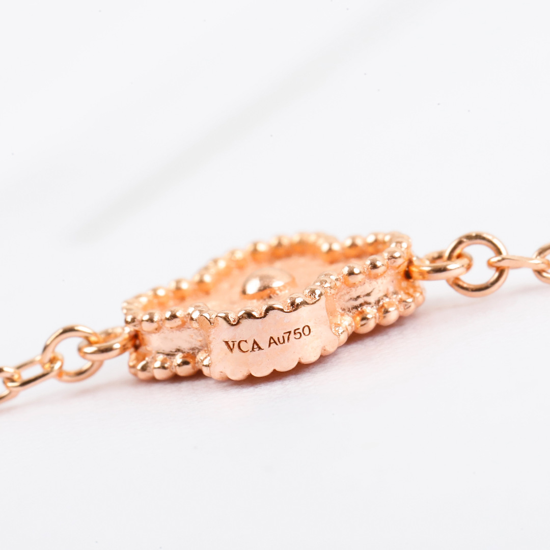 Four-leaf Clover Bracelet Item No. 203538