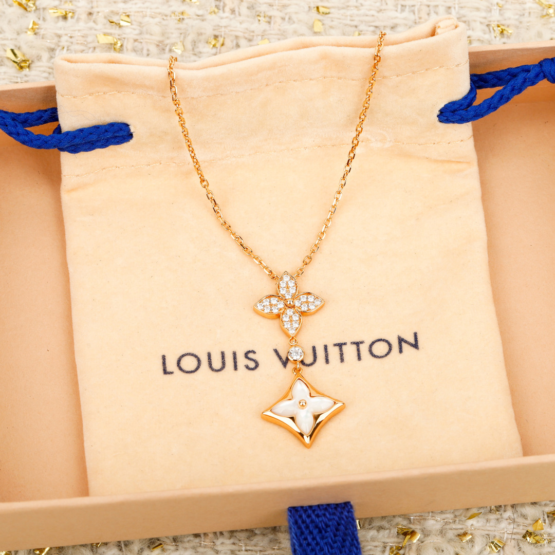 Shell Diamond Necklace Item No.250434