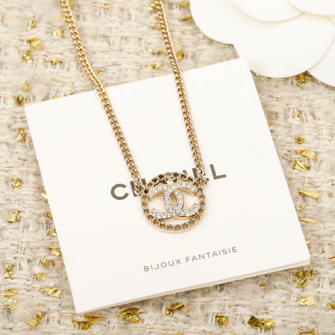 Round Hollow Double C Necklace Item No.250462
