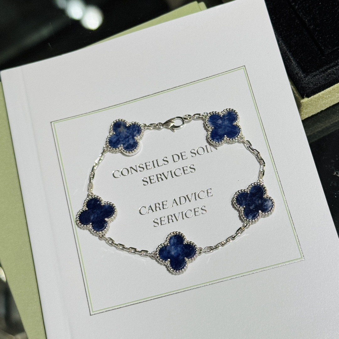 Four-leaf Clover Pietersite Bracelet Item No. 54040