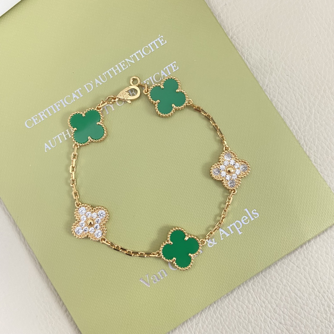 Four-leaf Clover Malachite Bracelet Item No. 053192