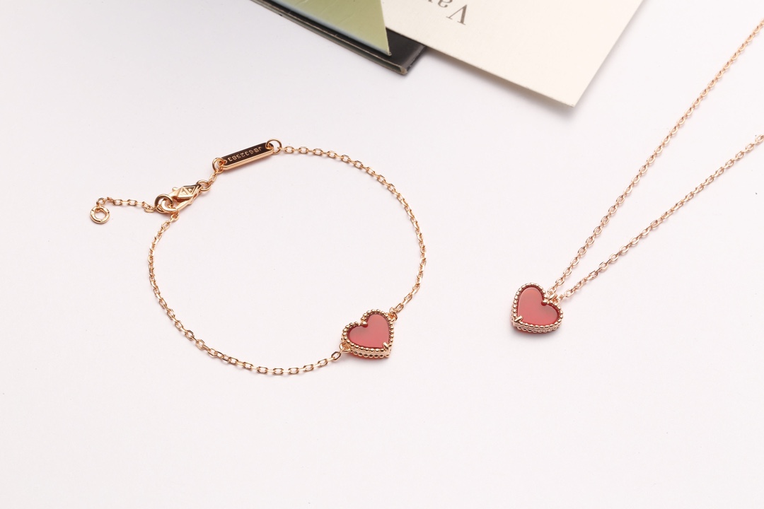 Mini Heart Bracelet Item No.380580